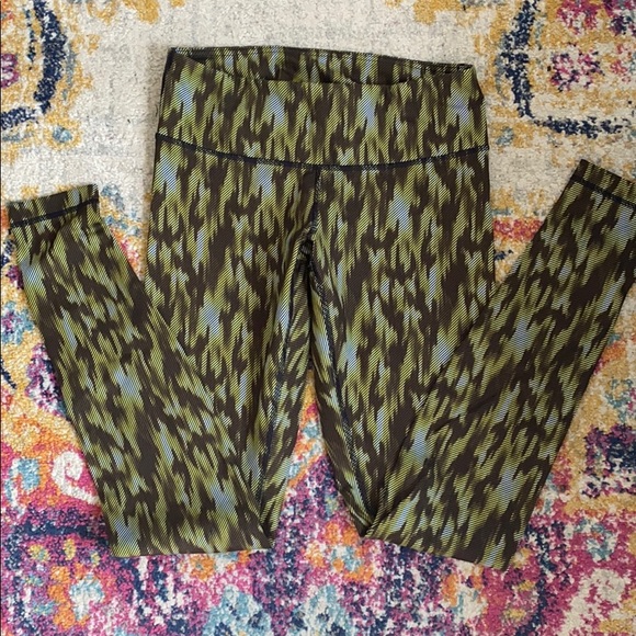 Lululemon leggings - Picture 1 of 3